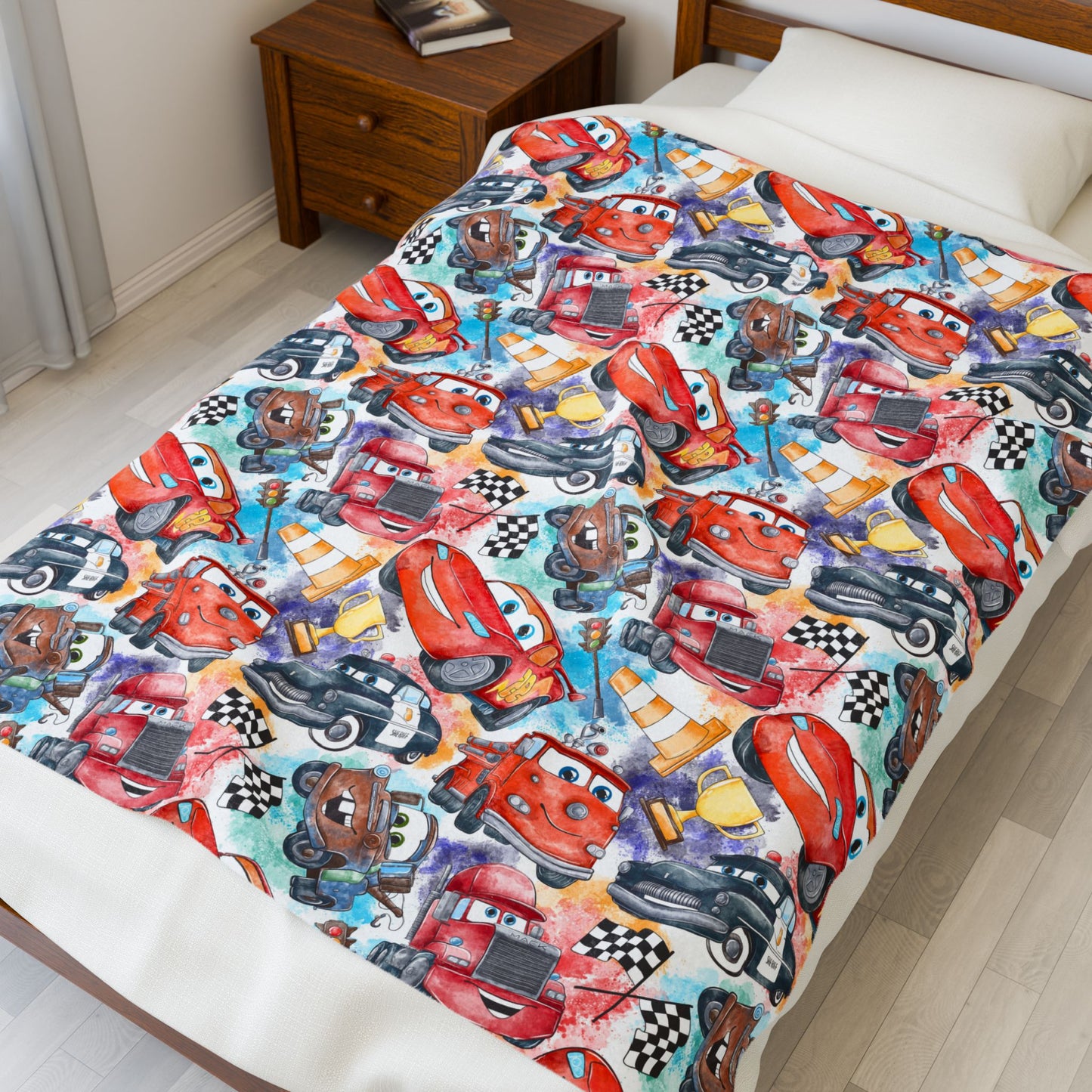 Kids' Velveteen Plush Blanket – Cartoon Race Car Pattern (Lightning-Inspired)